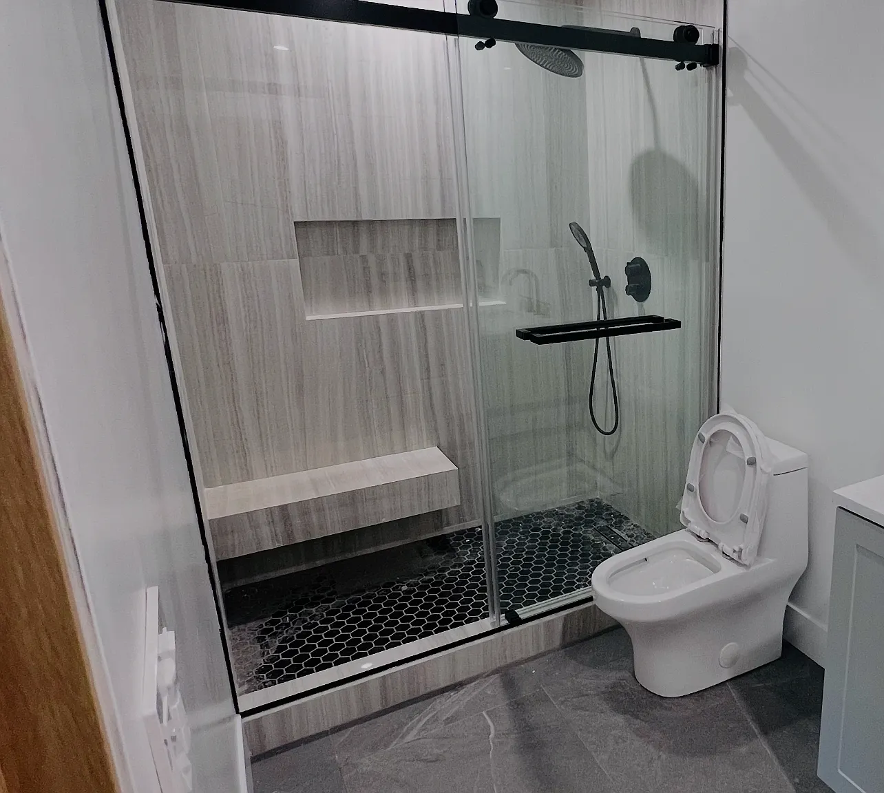 2 bed, 750 sqft, $2,999 — Photo 4
