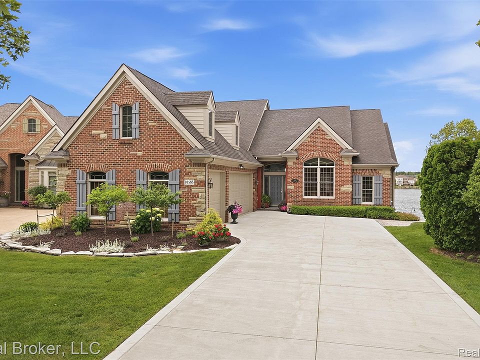 1st image of 10685 Cliffview Dr