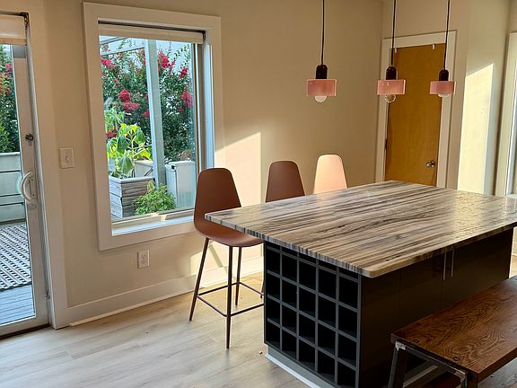 2nd image of 11 Skyline Way NE