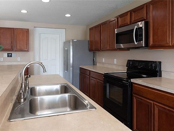3rd image of 1345 Blackwater Pond Dr