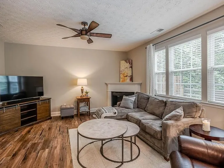 4163 Baker Station Ct — Photo 10