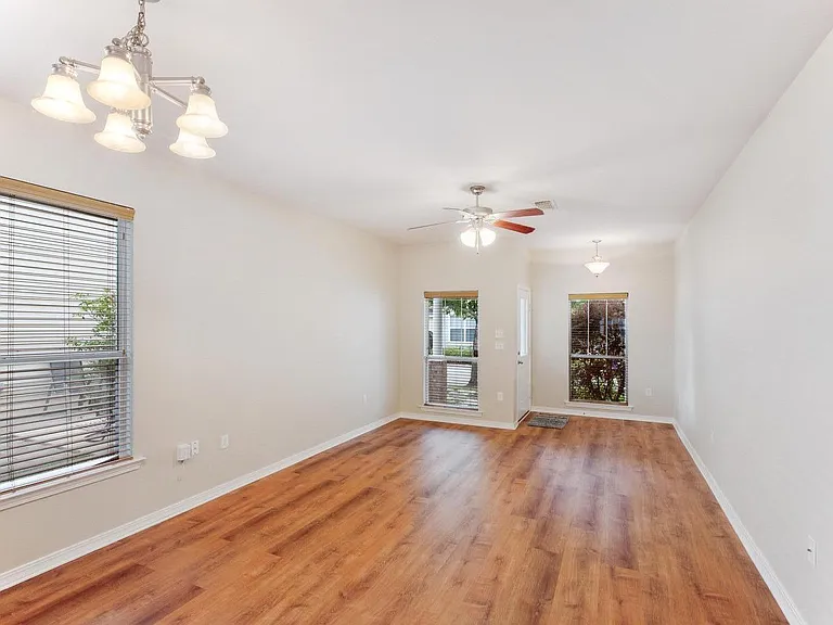 3096 Dundee Loop S — Photo 2