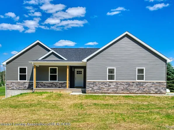 7807 Hidden Circle Dr, Byron, MI 48418