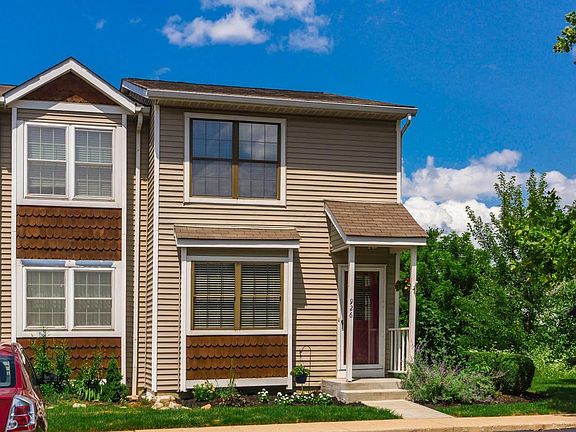 4th image of 926 Charnwood Ln