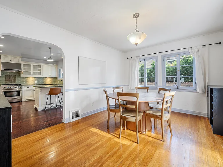 408 N Story Pl — Photo 14