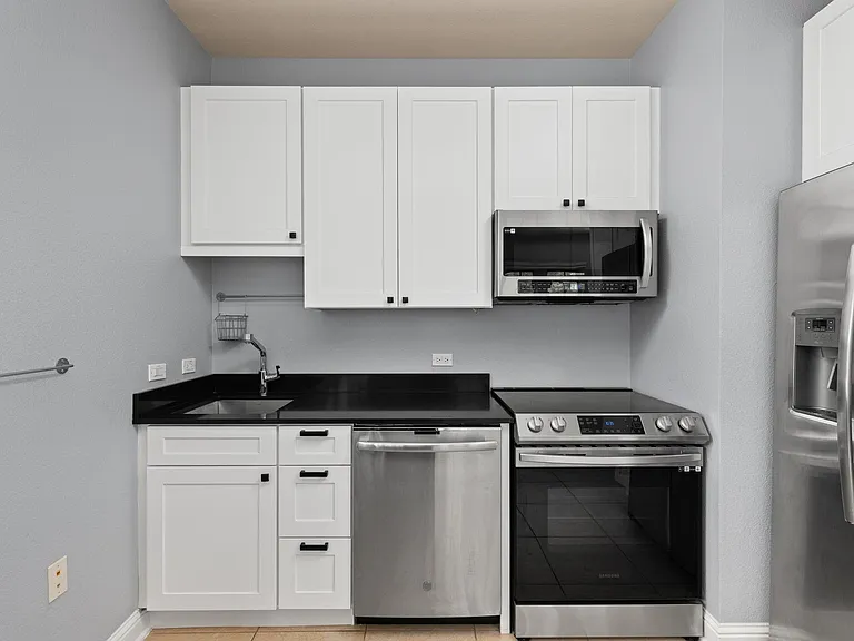2600 Tom Miller St #B — Photo 7