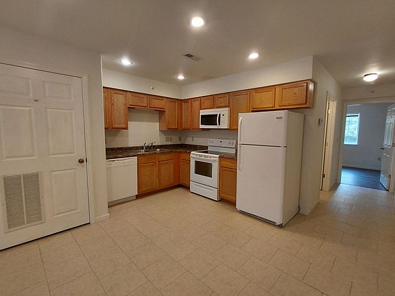 4th image of 118 Booker Rd APT C
