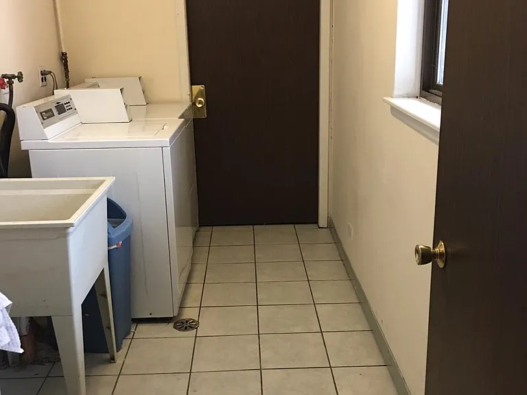 1702 W Victoria Dr #103 — Photo 22
