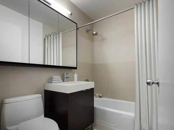 105 Duane Street image 4 of 14