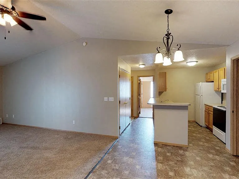 Oakmont Estates — Photo 30