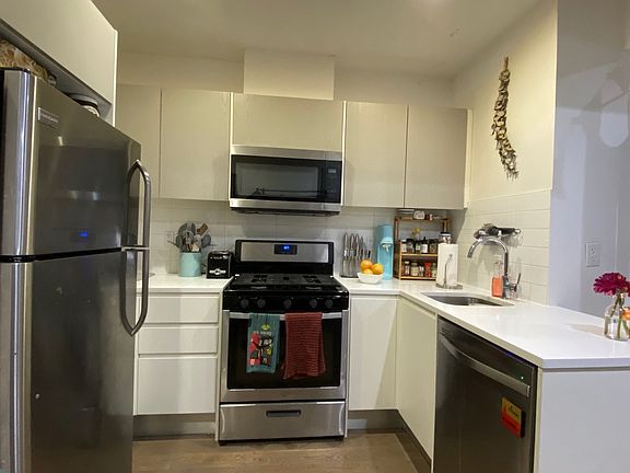 2nd image of 812 Myrtle Ave #4C