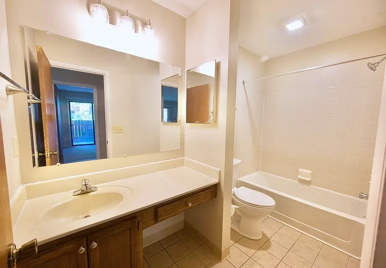 2245 Hedgerow Rd #B — Photo 6