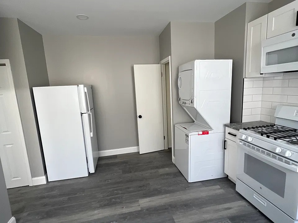 1122 Woodland Ave #2