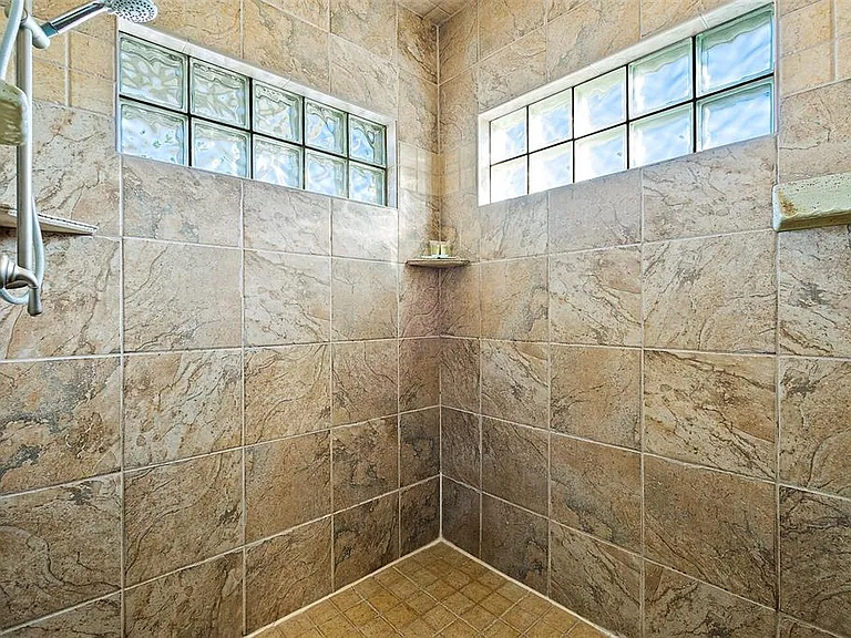 42 Moody Dr — Photo 22