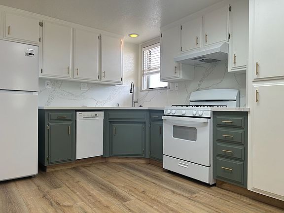 5th image of 112 Valley St