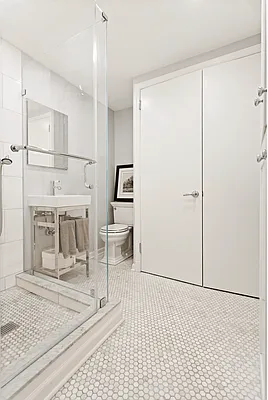 Rented by SERHANT. | media 19