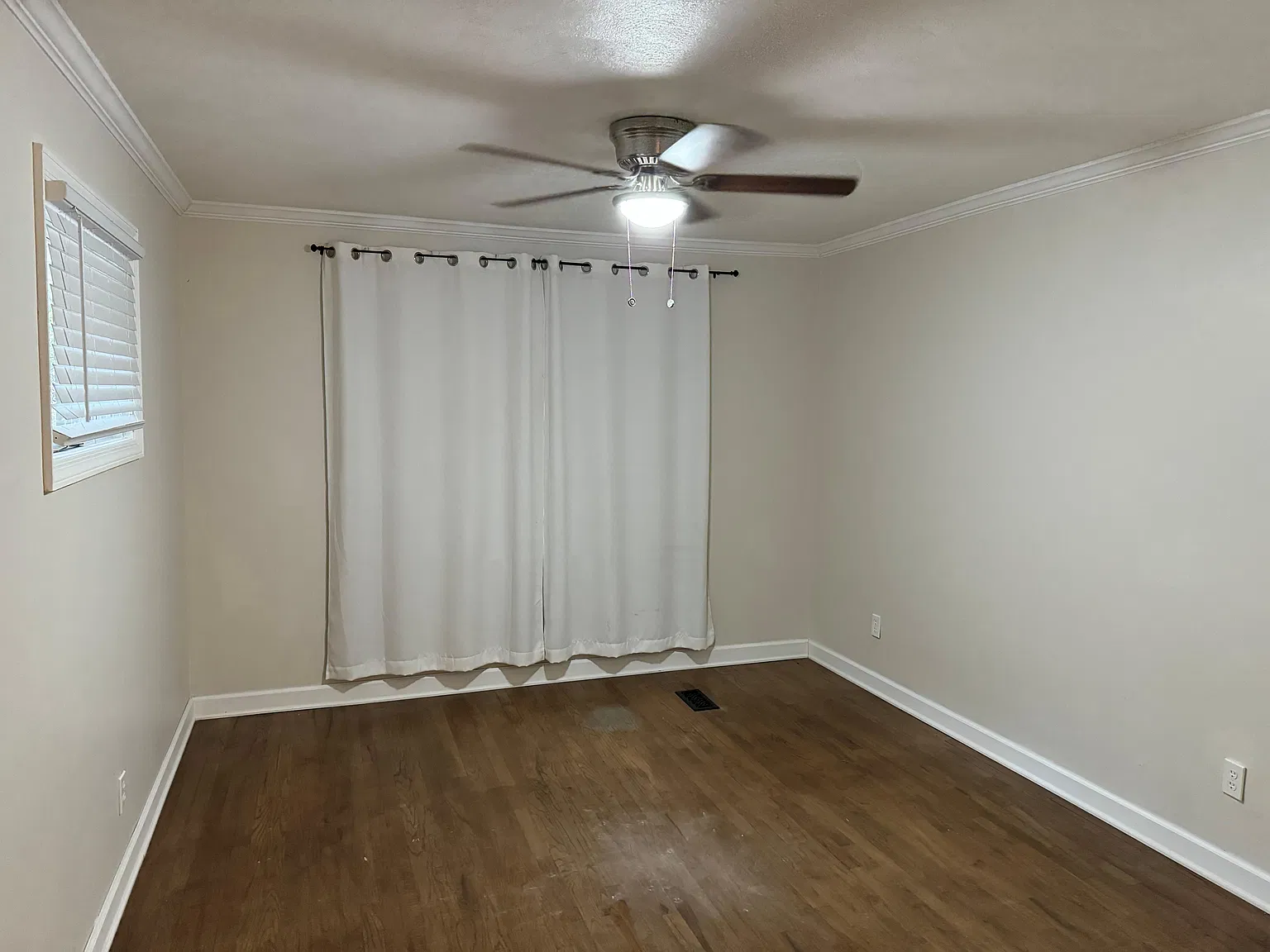 4 bed, 1696 sqft, $1,700 — Photo 2