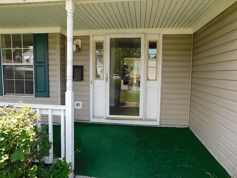 7559 Hughart St — Photo 22