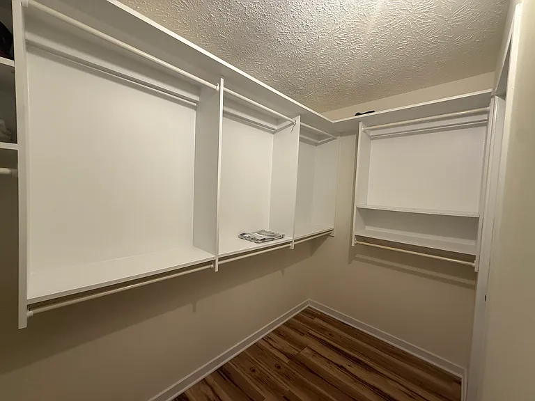 561 Davis Rd — Photo 11