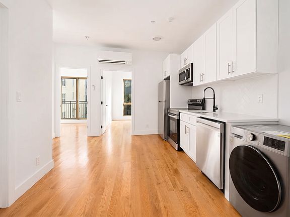 2nd image of 431 Warwick St #1G
