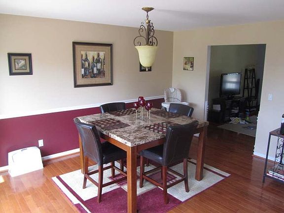 4th image of 20781 Wolftrap St
