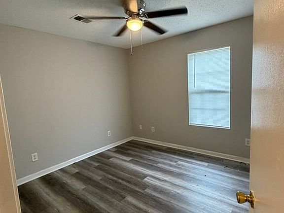 5th image of 1117 Carver Cir APT B