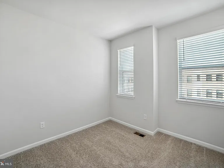 858 Amity St — Photo 28