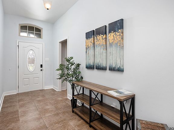 4th image of 15679 Heartstone Dr