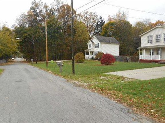 5th image of 888 Mohawk Trl