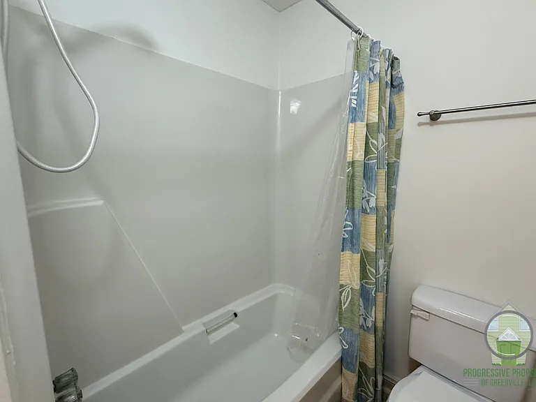 2071 Howlong Ave — Photo 13