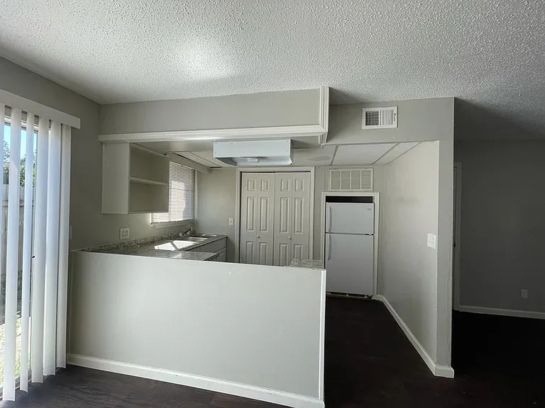 Bridge City Apartments — Photo 57