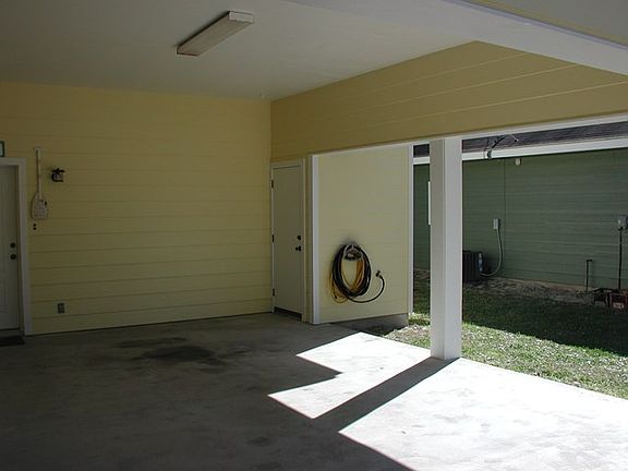 4th image of 308 Steart St