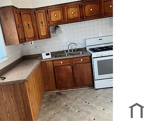 5th image of 18710 Lee St