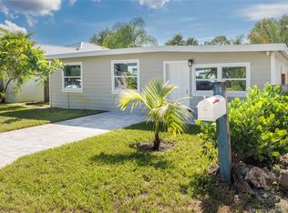 1073 NE Orange Ave, Jensen Beach, FL 34957