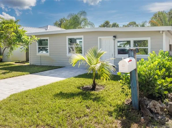 1073 NE Orange Ave, Jensen Beach, FL 34957