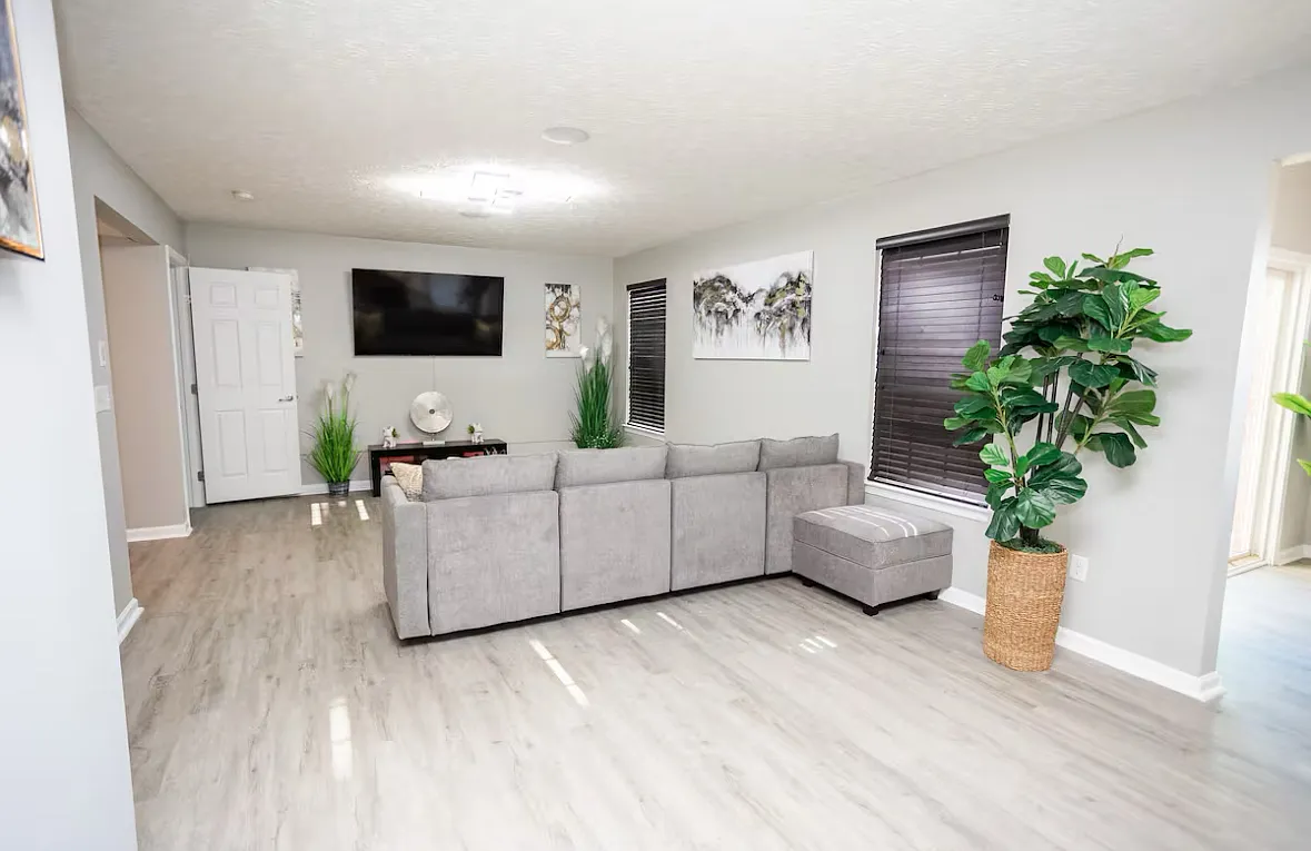 3731 Avalon Dr — Photo 4