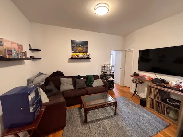 350 East 67th Street image 1 of 11