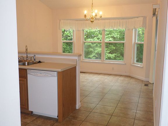 5th image of 3819 Southern Manor Dr