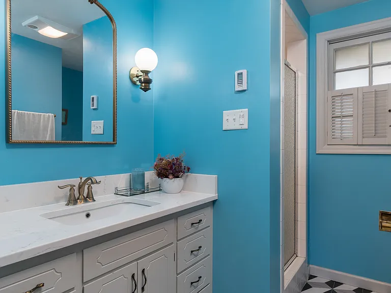 1565 Flintridge Ave — Photo 5