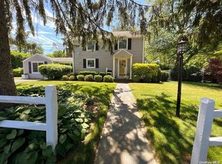 3 Polly Ln, Glen Head, NY 11545