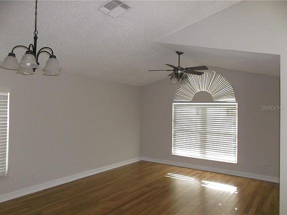 2nd image of 4419 Middleburg Ct
