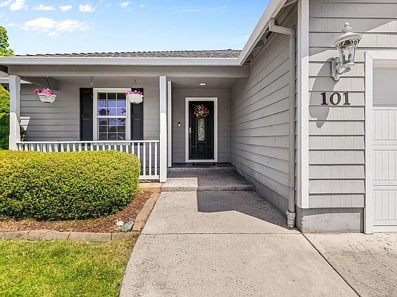 2nd image of 101 Aberdeen Ln