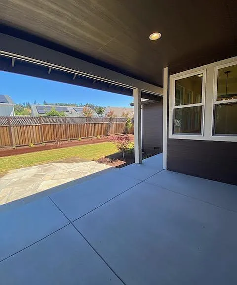 687 Jean Marie Dr — Photo 9