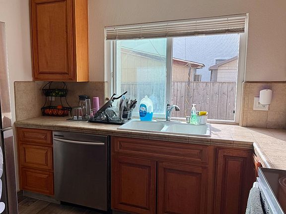 5th image of 17195 Birch Way