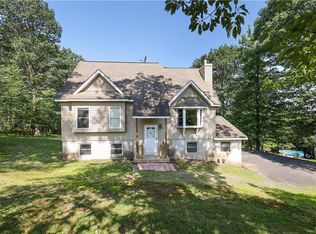 476 Bernadine Dr, Stroudsburg, PA 18360