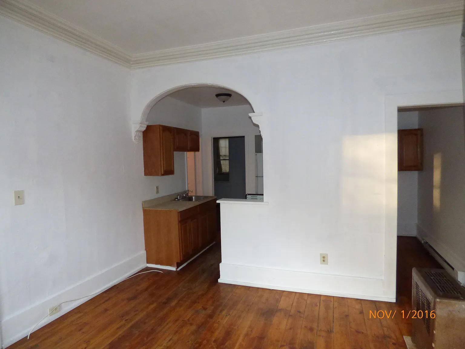 229 1st St — Photo 2