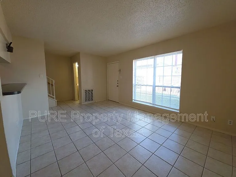 5808 Wellington Dr #3 — Photo 5