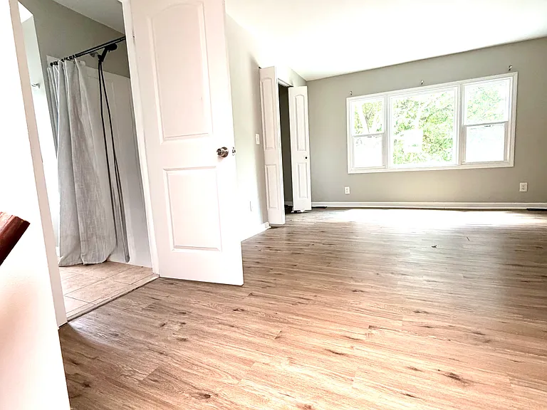 210 Linwood Dr — Photo 11