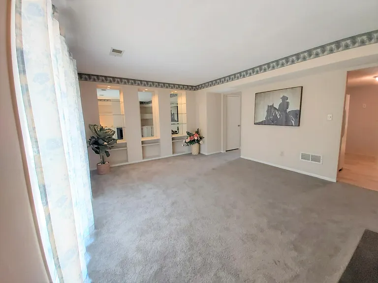 3210 Crystal Ct — Photo 8