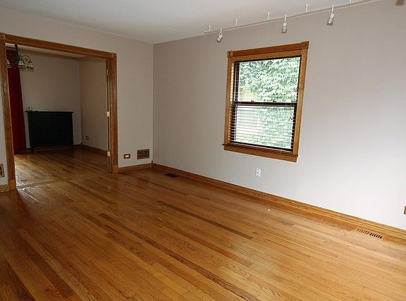 2nd image of 1352 Evergreen Ave